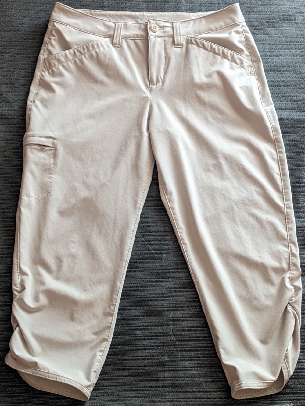Eddie Bauer Cropped Cargo Pants